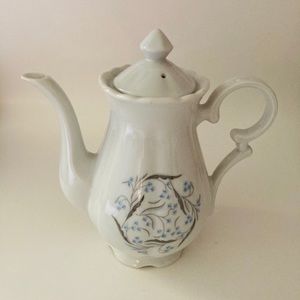 Harmony Porcelain Teapot Made in Japan